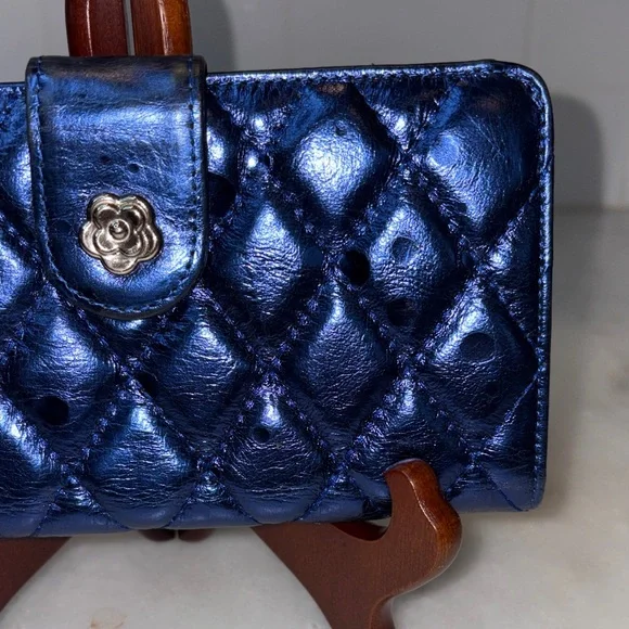 Borgasets Wallet Full Size Leather Bifold Iridescent Blue Quilted Genuine RFID - Picture 2 of 16